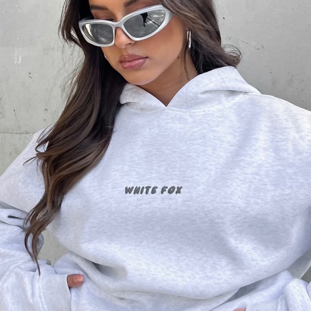 White fox boutique leisure hoodie NWT